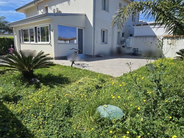 casa indipendente in vendita a Carini in zona Villagrazia di Carini