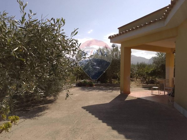 casa indipendente in vendita a Carini in zona Villagrazia di Carini