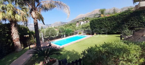 casa indipendente in vendita a Carini