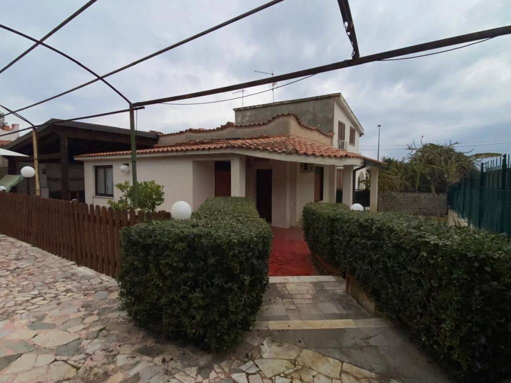 casa indipendente in vendita a Carini in zona Villagrazia di Carini