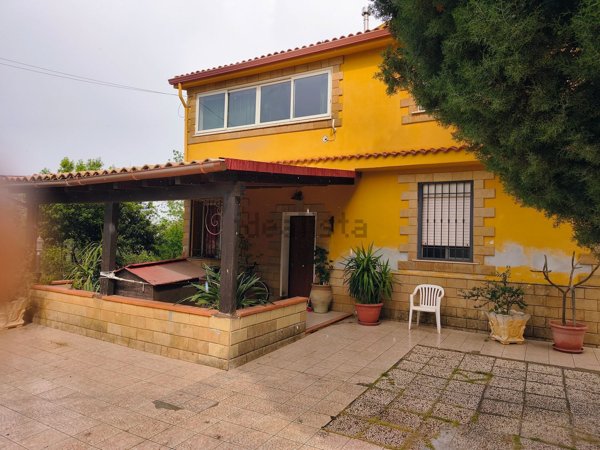 casa indipendente in vendita a Carini in zona Villagrazia di Carini