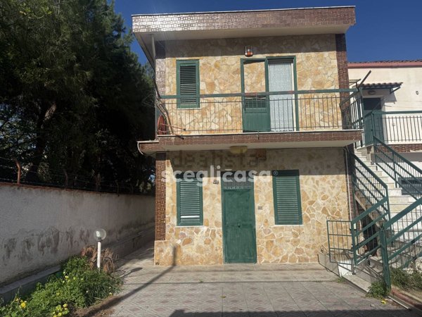 casa indipendente in vendita a Carini