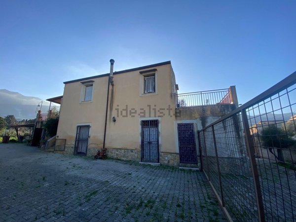 casa indipendente in vendita a Carini