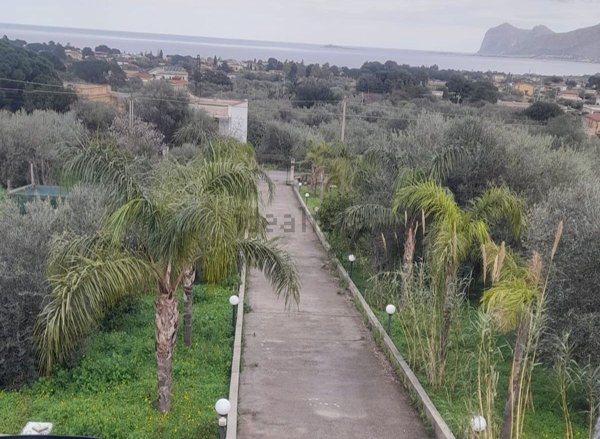 casa indipendente in vendita a Carini in zona Villagrazia di Carini