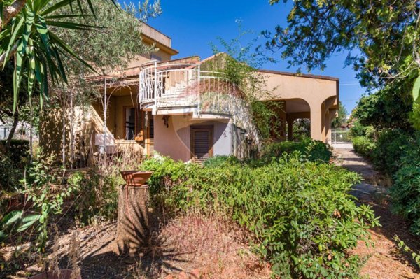 casa indipendente in vendita a Carini in zona Villagrazia di Carini