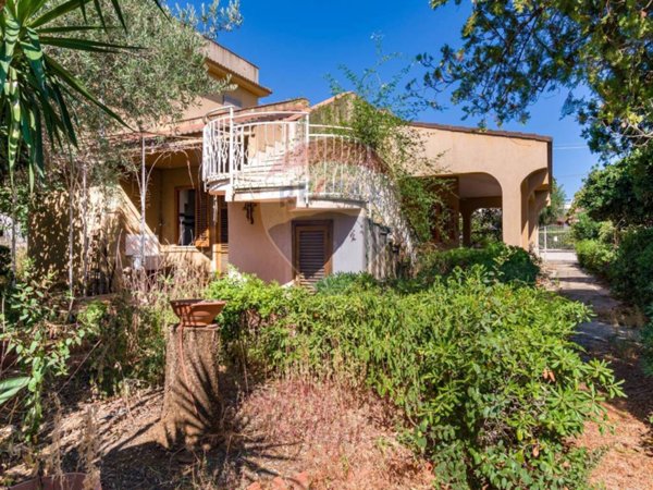casa indipendente in vendita a Carini in zona Villagrazia di Carini