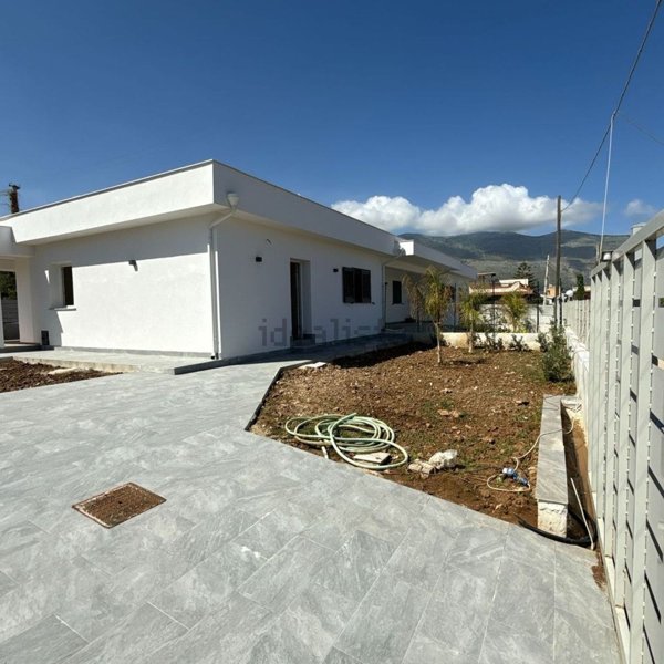 casa indipendente in vendita a Carini