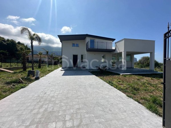 casa indipendente in vendita a Carini in zona Villagrazia di Carini