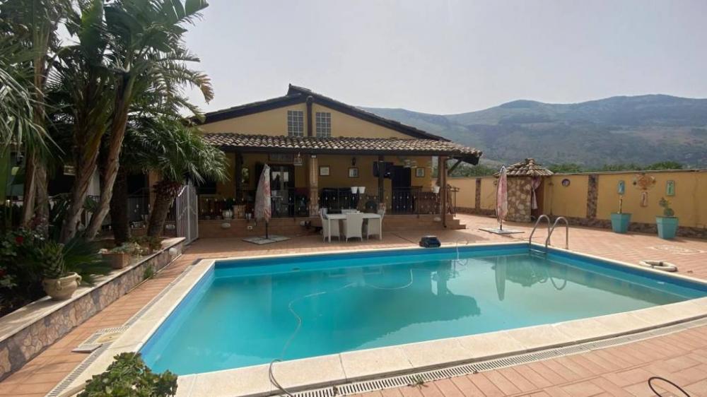 casa indipendente in vendita a Carini in zona Villagrazia di Carini