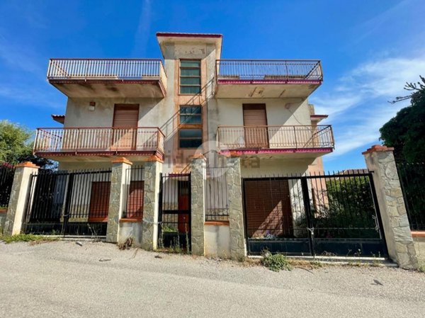 casa indipendente in vendita a Carini