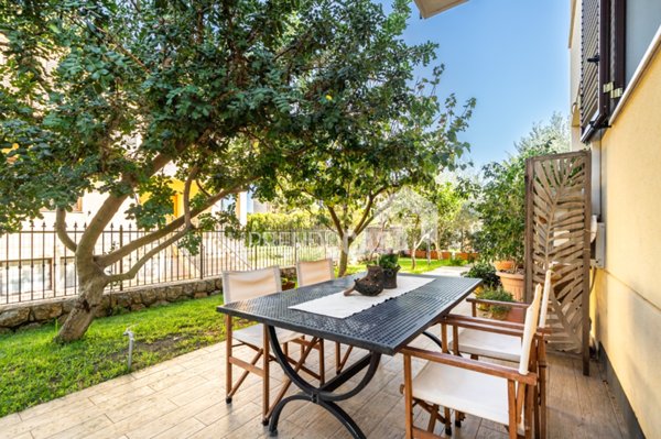 casa indipendente in vendita a Carini in zona Piraineto