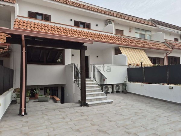casa indipendente in vendita a Carini