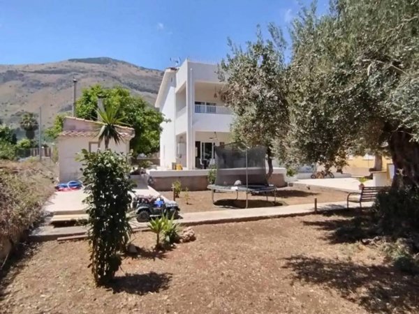 casa indipendente in vendita a Carini