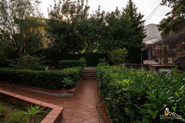 appartamento in vendita a Carini in zona Villagrazia di Carini