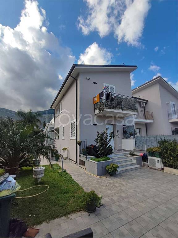 casa indipendente in vendita a Carini in zona Villagrazia di Carini