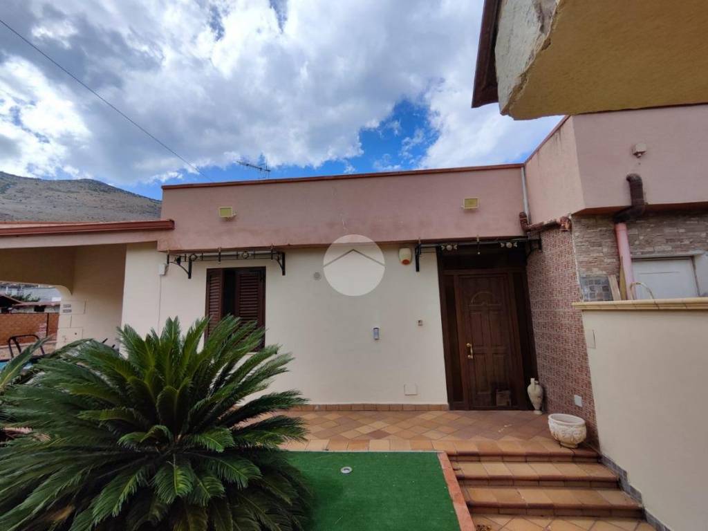 casa indipendente in vendita a Carini in zona Villagrazia di Carini