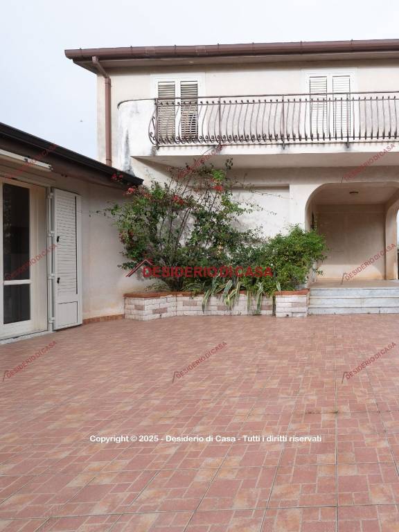 casa indipendente in vendita a Carini