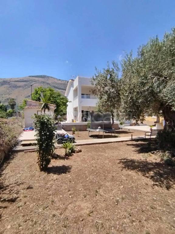 casa indipendente in vendita a Carini