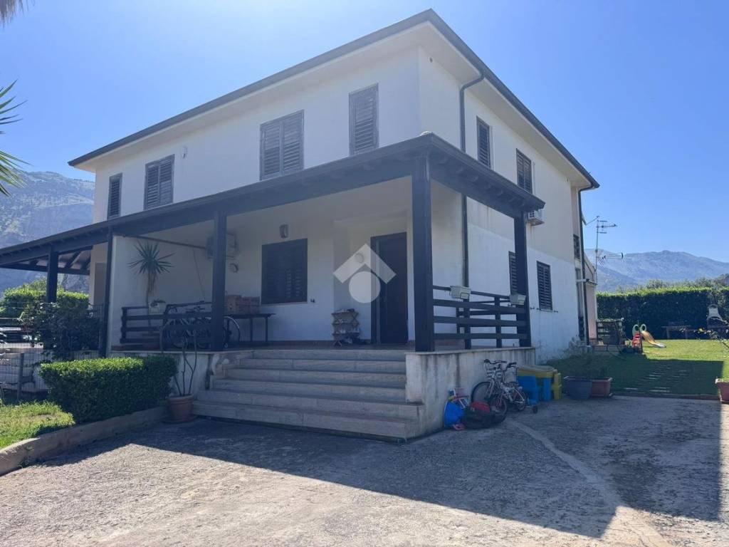 casa indipendente in vendita a Carini