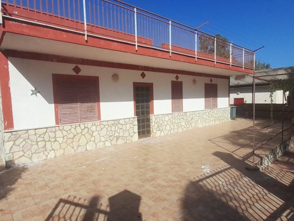 casa indipendente in vendita a Carini