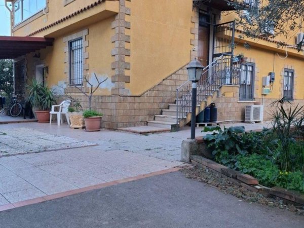 casa indipendente in vendita a Carini in zona Villagrazia di Carini