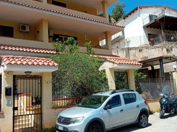 casa indipendente in vendita a Carini