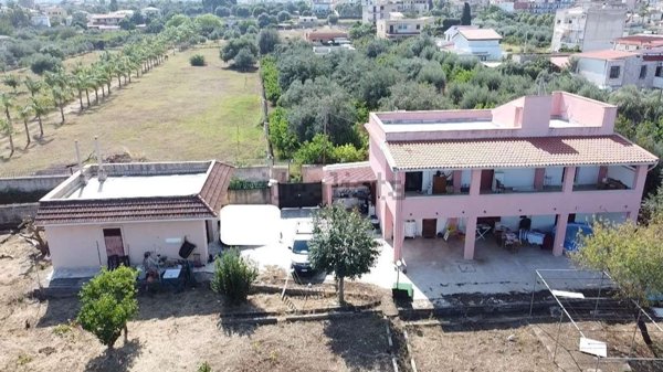 casa indipendente in vendita a Carini