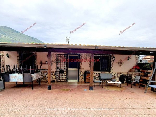 casa indipendente in vendita a Carini