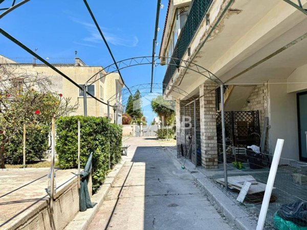 casa indipendente in vendita a Carini
