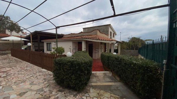 casa indipendente in vendita a Carini in zona Villagrazia di Carini