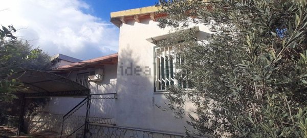 casa indipendente in vendita a Carini in zona Bivio Foresta