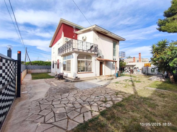 casa indipendente in vendita a Carini