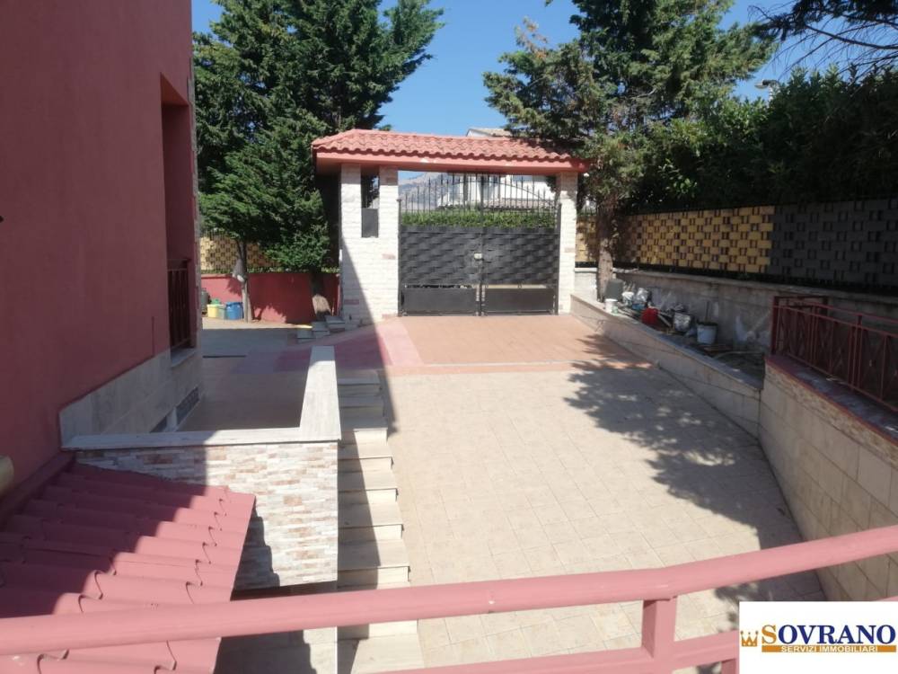 casa indipendente in vendita a Carini