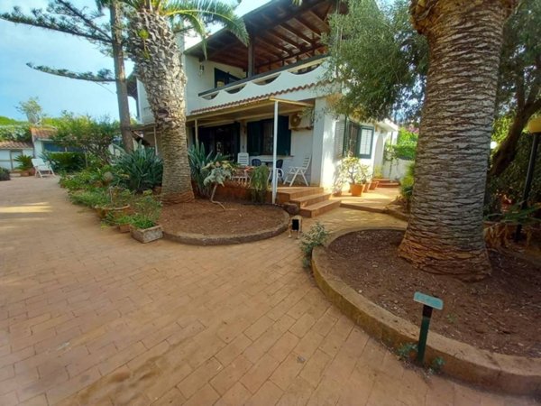 casa indipendente in vendita a Carini in zona Villagrazia di Carini