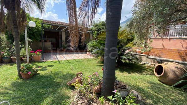 casa indipendente in vendita a Carini in zona Villagrazia di Carini