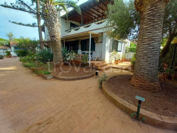 casa indipendente in vendita a Carini in zona Villagrazia di Carini