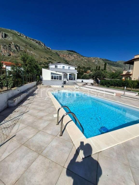 casa indipendente in vendita a Carini