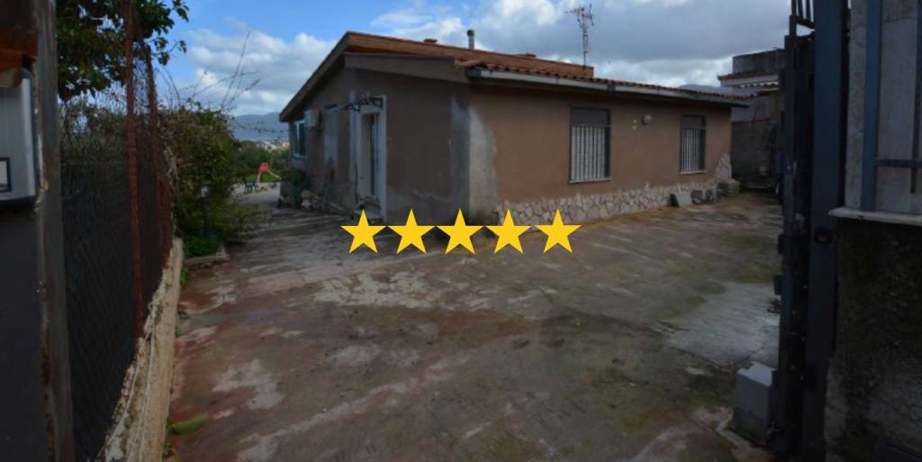 appartamento in vendita a Carini in zona Piraineto
