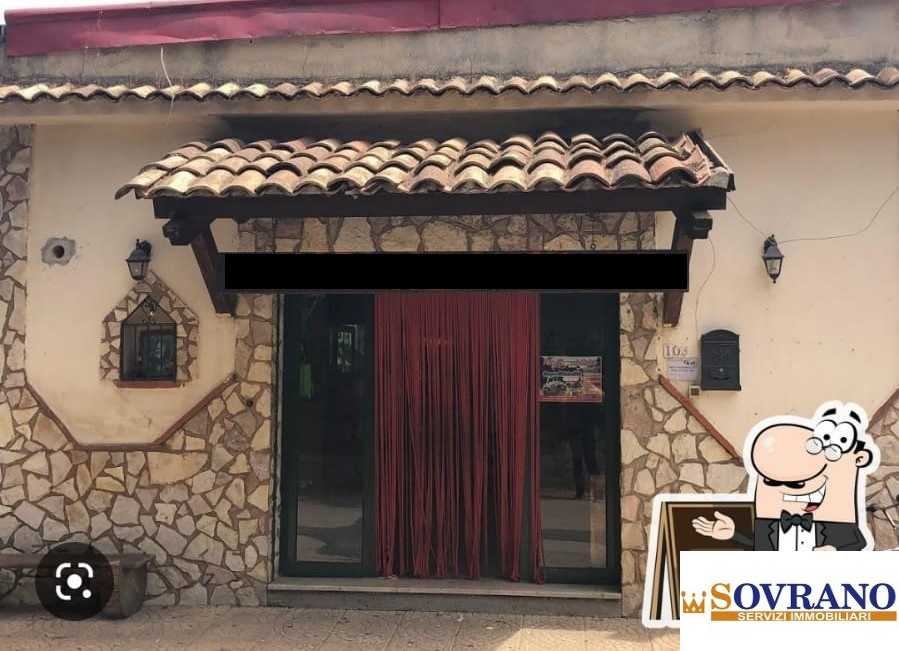 casa indipendente in vendita a Carini in zona Piraineto