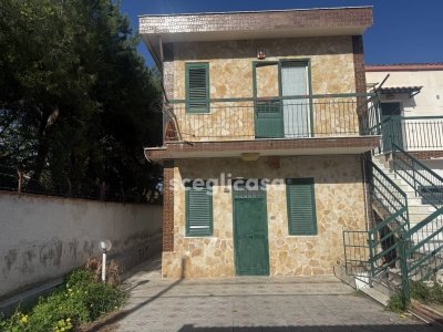 casa indipendente in vendita a Carini