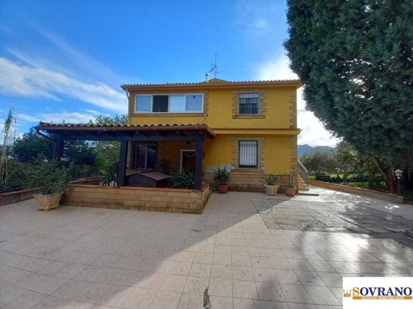 casa indipendente in vendita a Carini in zona Villagrazia di Carini