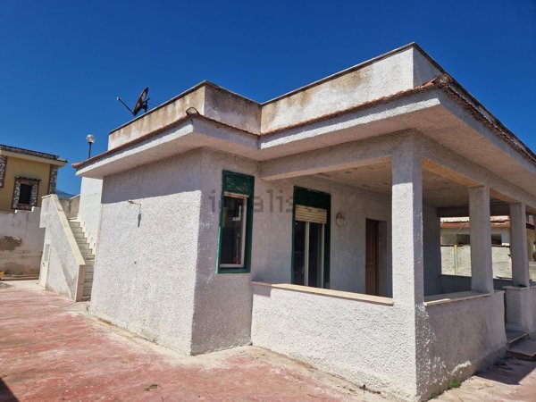casa indipendente in vendita a Carini