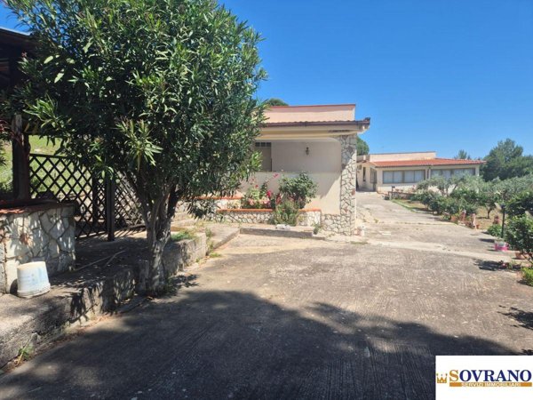 casa indipendente in vendita a Carini