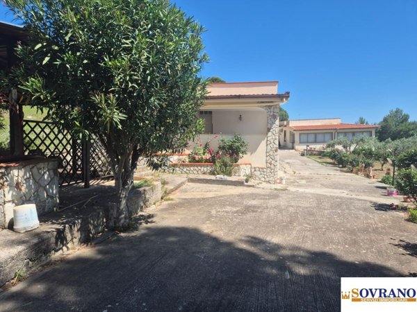 casa indipendente in vendita a Carini