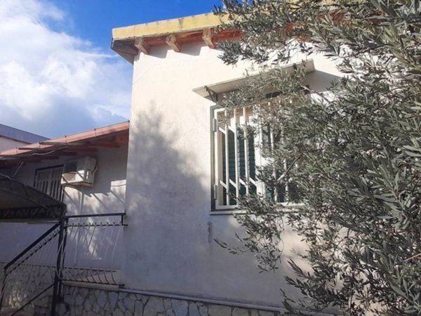 casa indipendente in vendita a Carini in zona Bivio Foresta