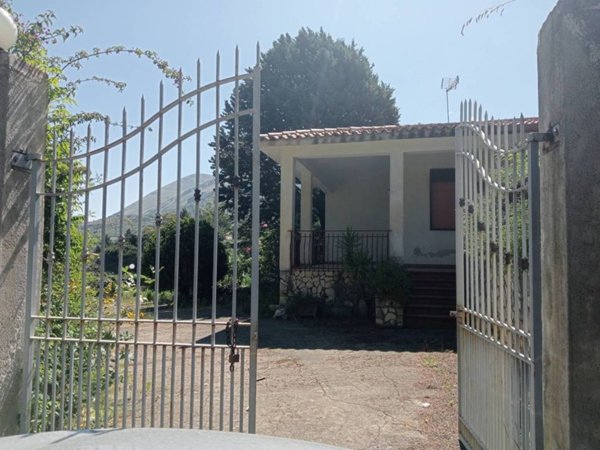 casa indipendente in vendita a Carini