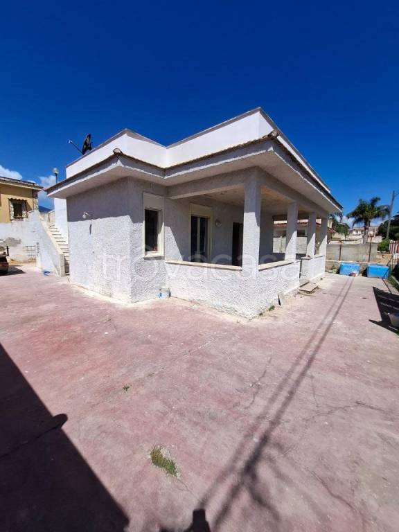 casa indipendente in vendita a Carini