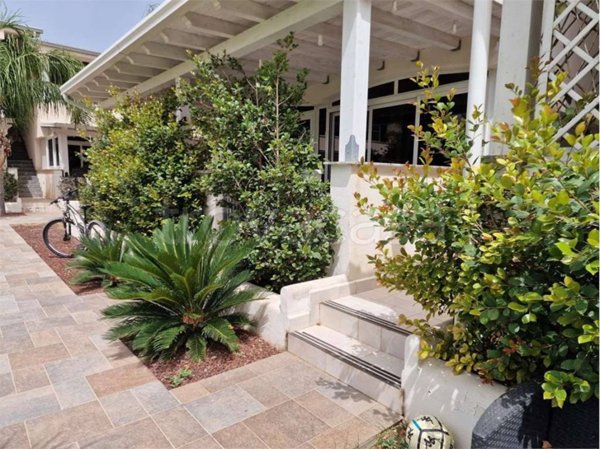 casa indipendente in vendita a Carini in zona Villagrazia di Carini
