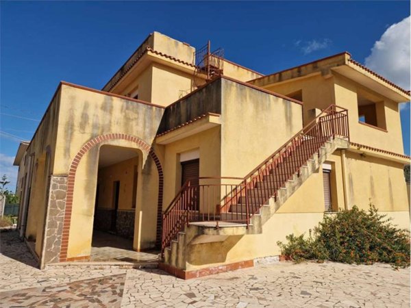 casa indipendente in vendita a Carini
