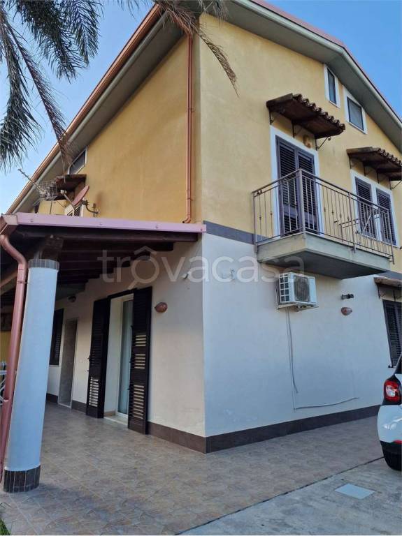 casa indipendente in vendita a Carini in zona Villagrazia di Carini